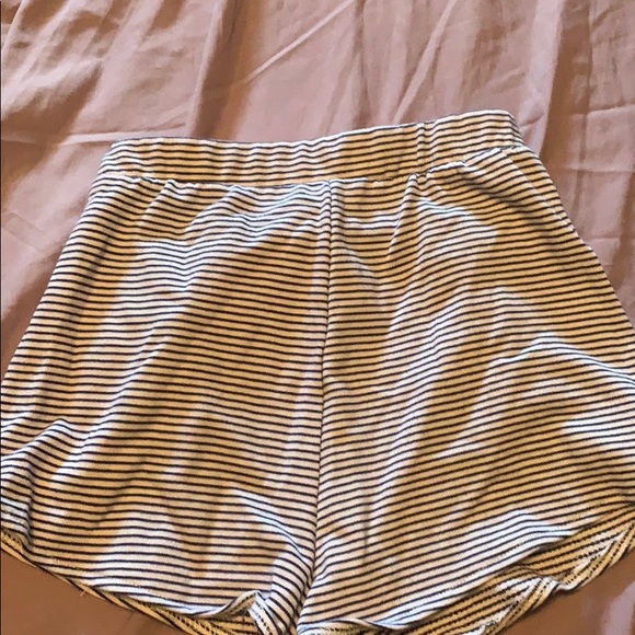 Trendy High Waisted Shorts - Picture 2 of 2